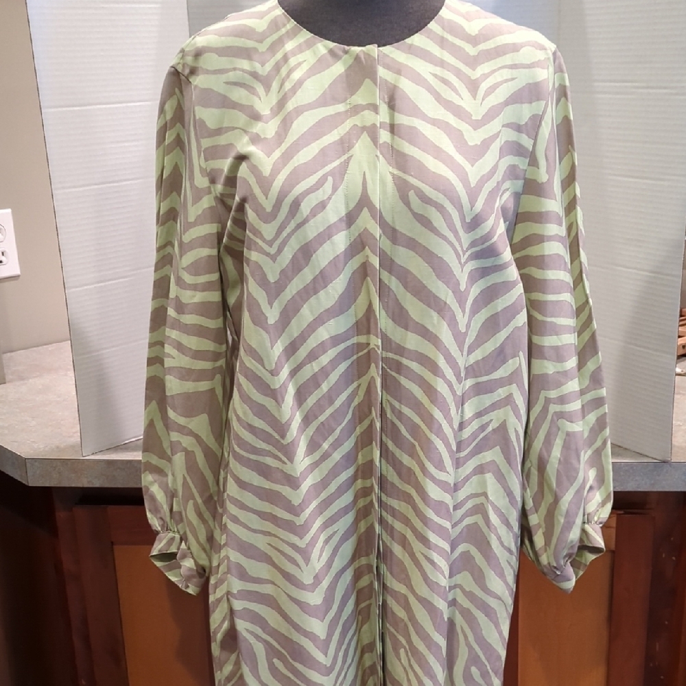 Lafayette 148 New York Key Lime Multi Dress With Self Belt. Size Medium NEW
